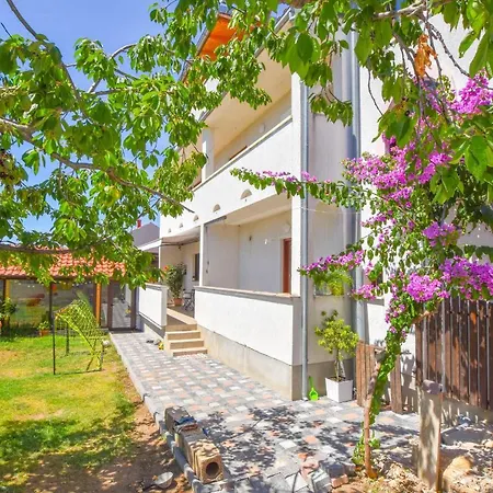 Donna * Biograd Na Moru