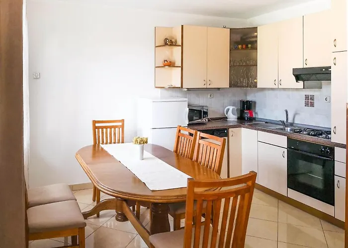 Donna * Биоград-на-Мору